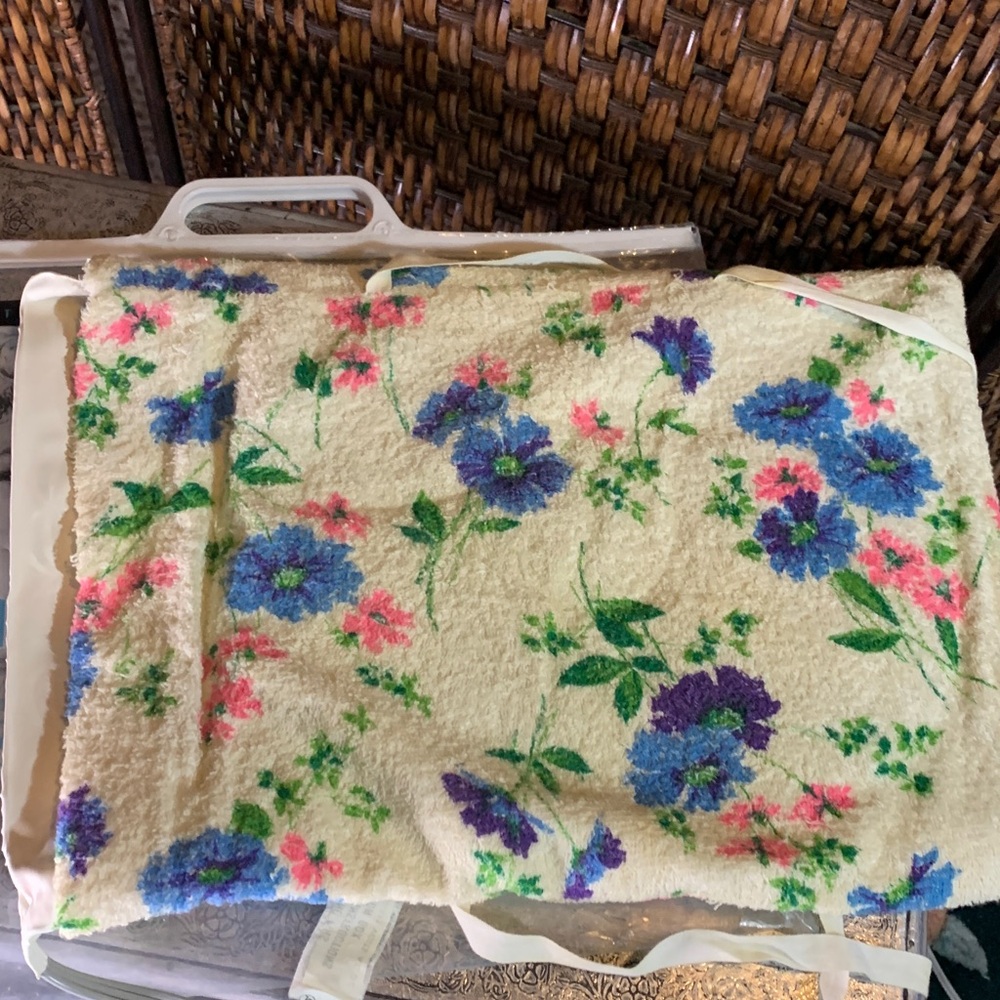 🚫SOLD🚫Vintage Casco Floral Print Heat Pad - Works